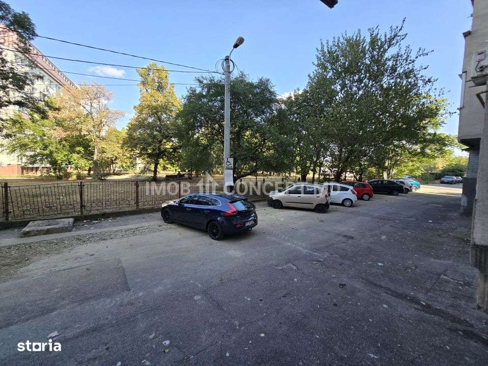 VANZARE SPATIU COMERCIAL -Parter, in zona 9 Mai-17