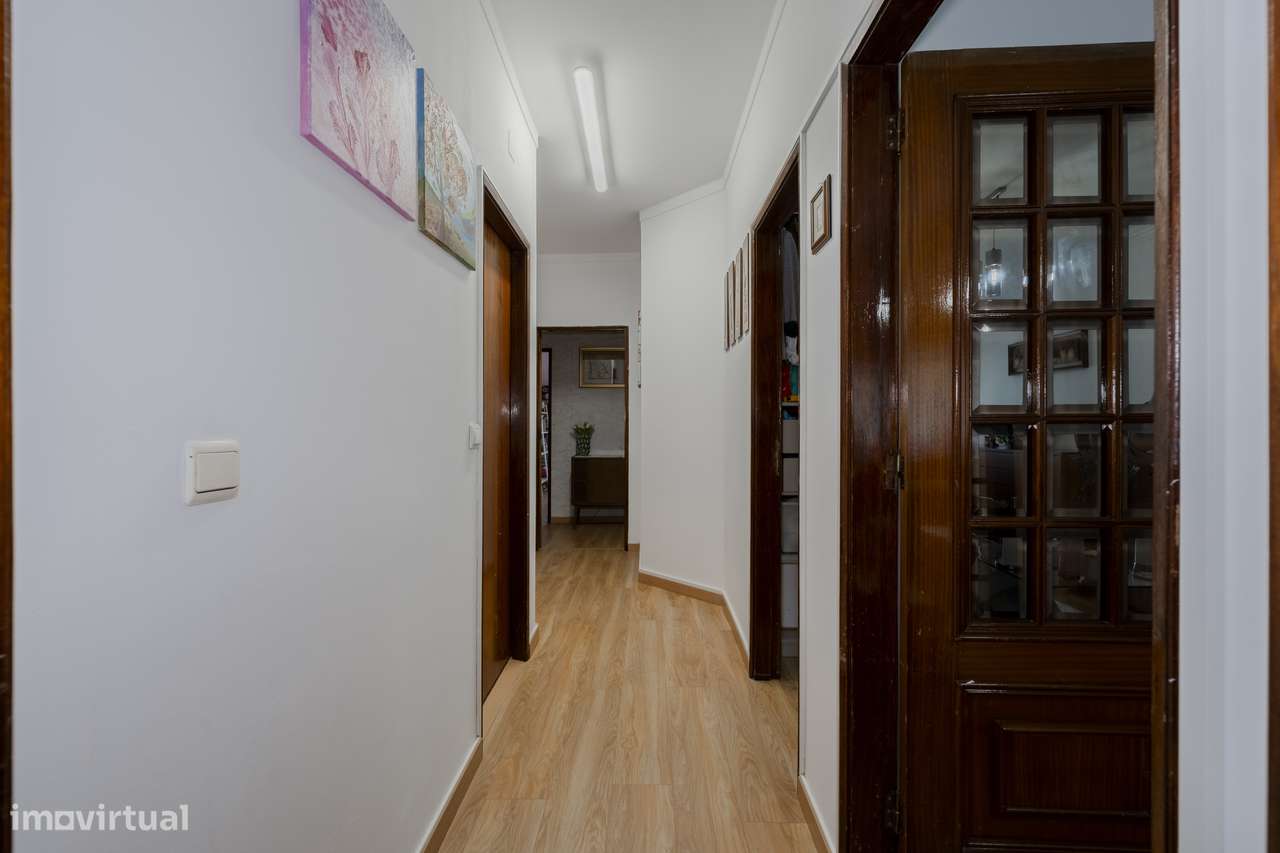 Apartamento T3 Remodelado no Centro de Braga-15