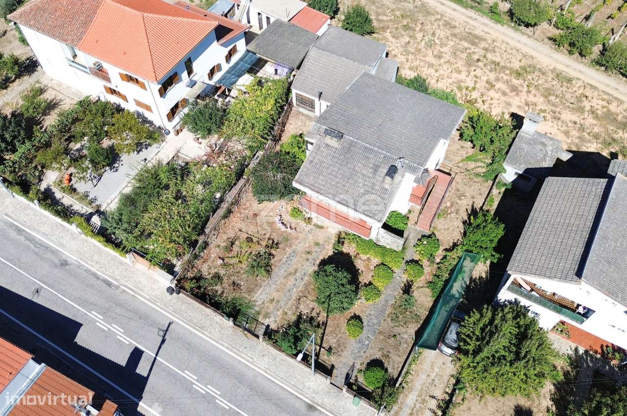 Moradia T6 em Alijó-21