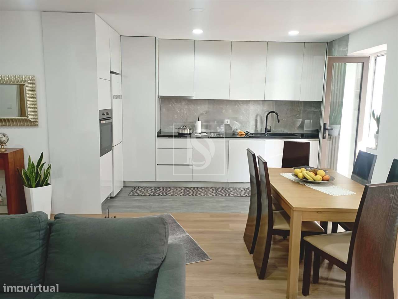 Apartamento T3, renovado, em Matosinhos-7