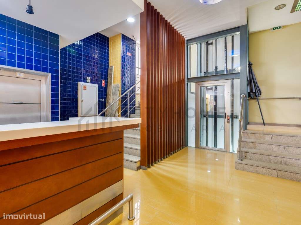 Espaço Comercial de 425m² no Coração de Faro-8