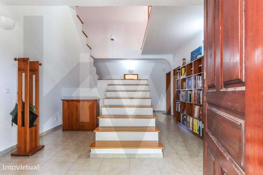 Moradia T5 com Terreno Generoso e Piscina Privativa a  20 minutos das - Grande imagem: 5/39