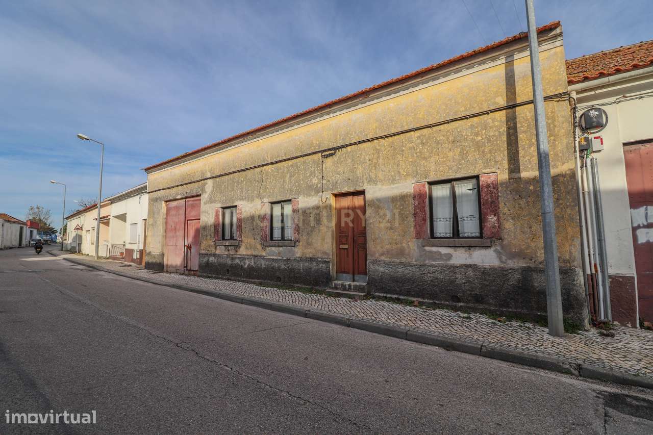 Moradia Tradicional T2 com terreno para reabilitar - Grande imagem: 2/22