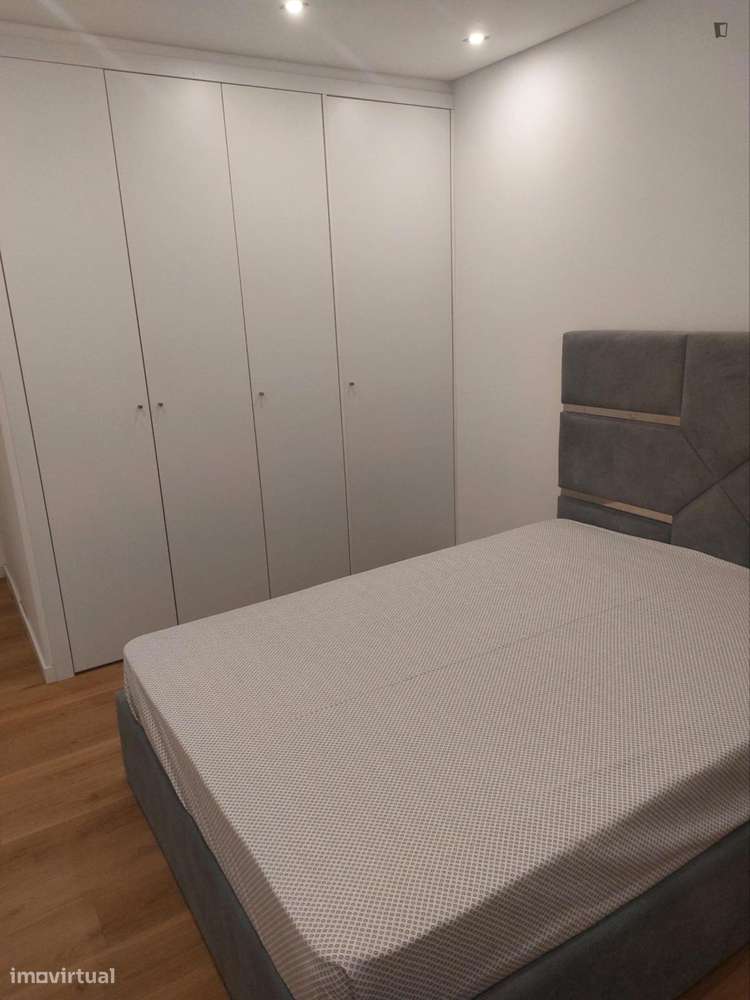 Quarto - localizado em Paranhos Porto - Grande imagem: 4/9