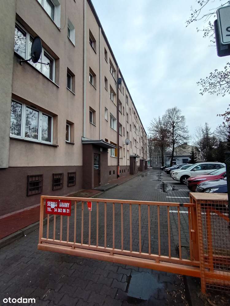 Mieszkanie trzypokojowe w centrum . Do wprowadzenia.-9