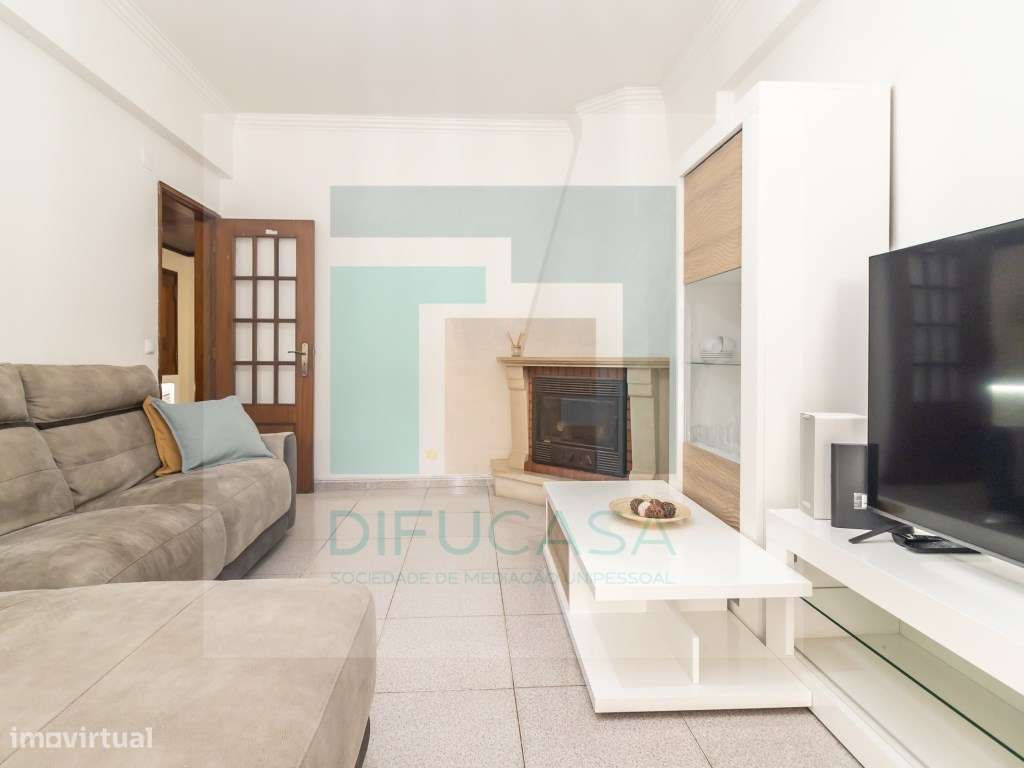 Apartamento T3 Central no Feijó-7