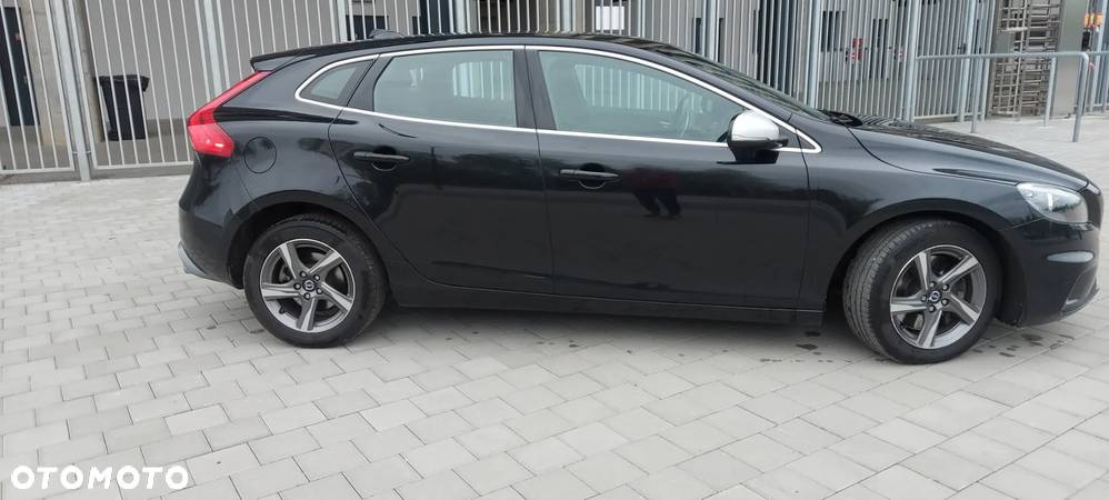 Volvo V40 D4 Drive-E R-Design Summum - 4