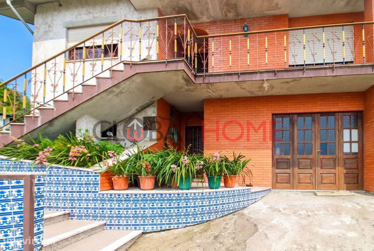 Moradia Bifamiliar T4 com Jardim e 4 Frentes em Lever - Grande imagem: 3/60