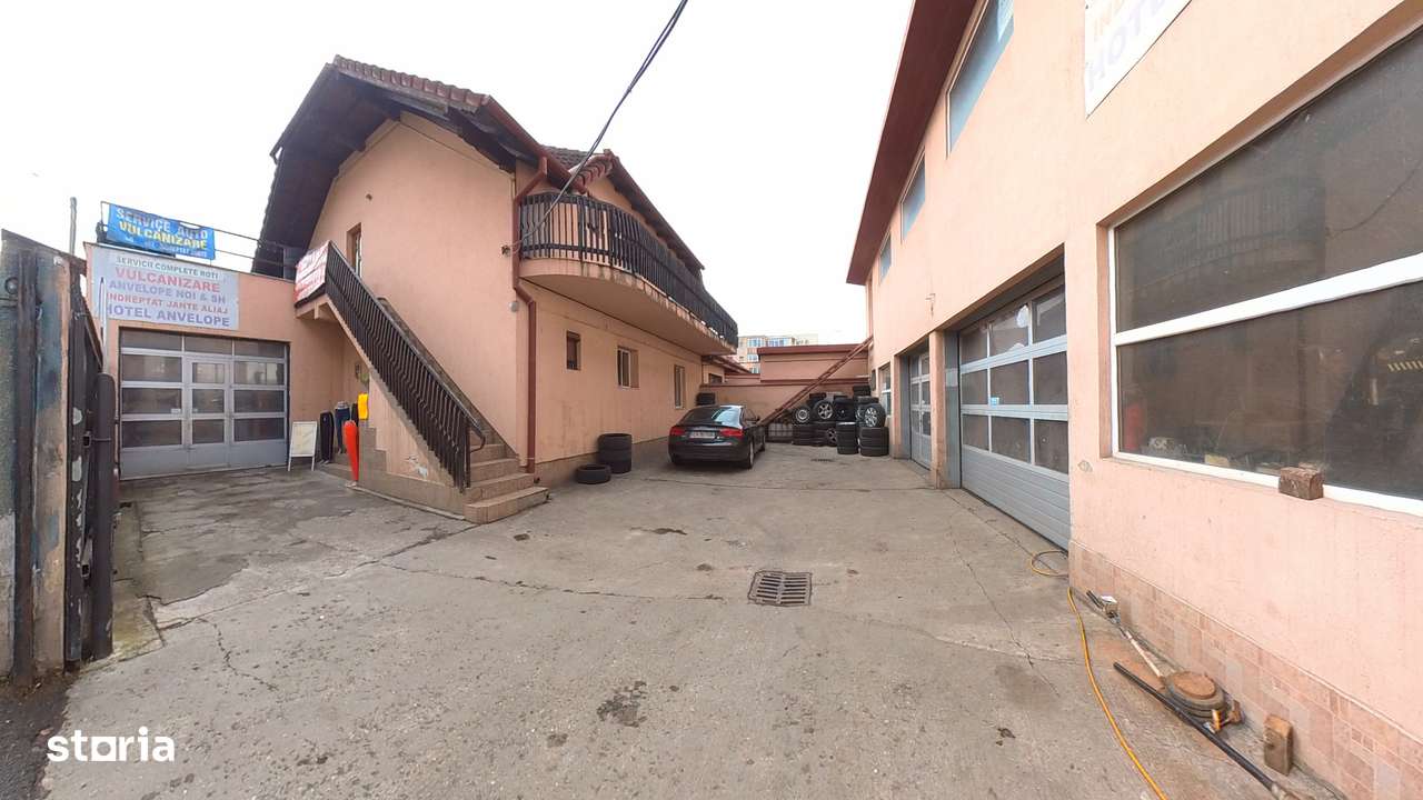 Casă spațioasă cu 6 camere si 2 garaje de 194 mp, în Tractorul, Brașov-0