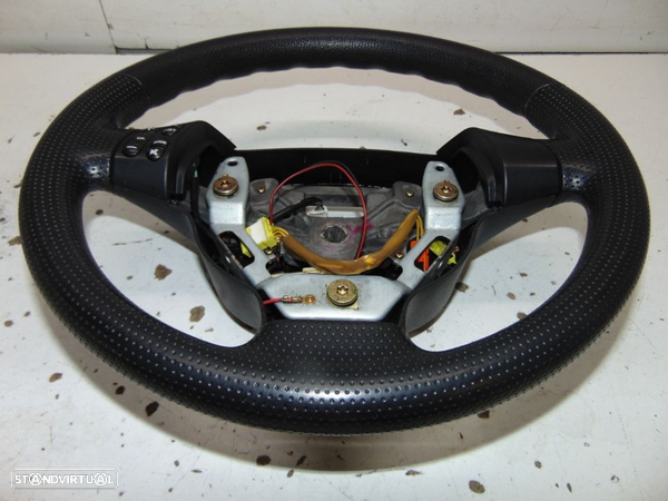 Mazda 2 volante com botões - 4
