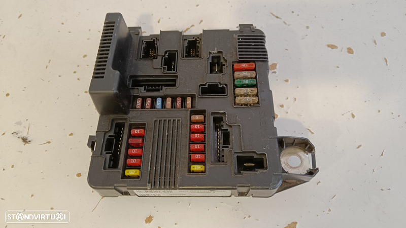 modulo caixa fusíveis reles Renault Megane 2 II 2005 - 1