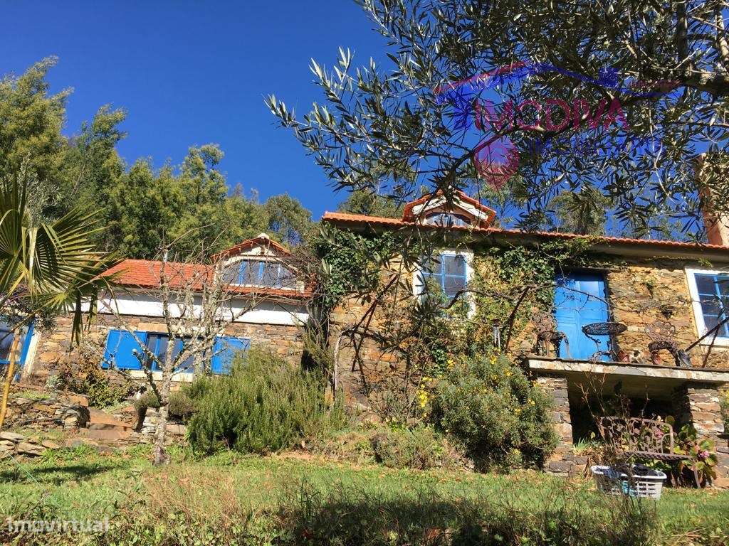 Herdade com 3 casas habitáveis e 2 hectares de terreno - Grande imagem: 3/37