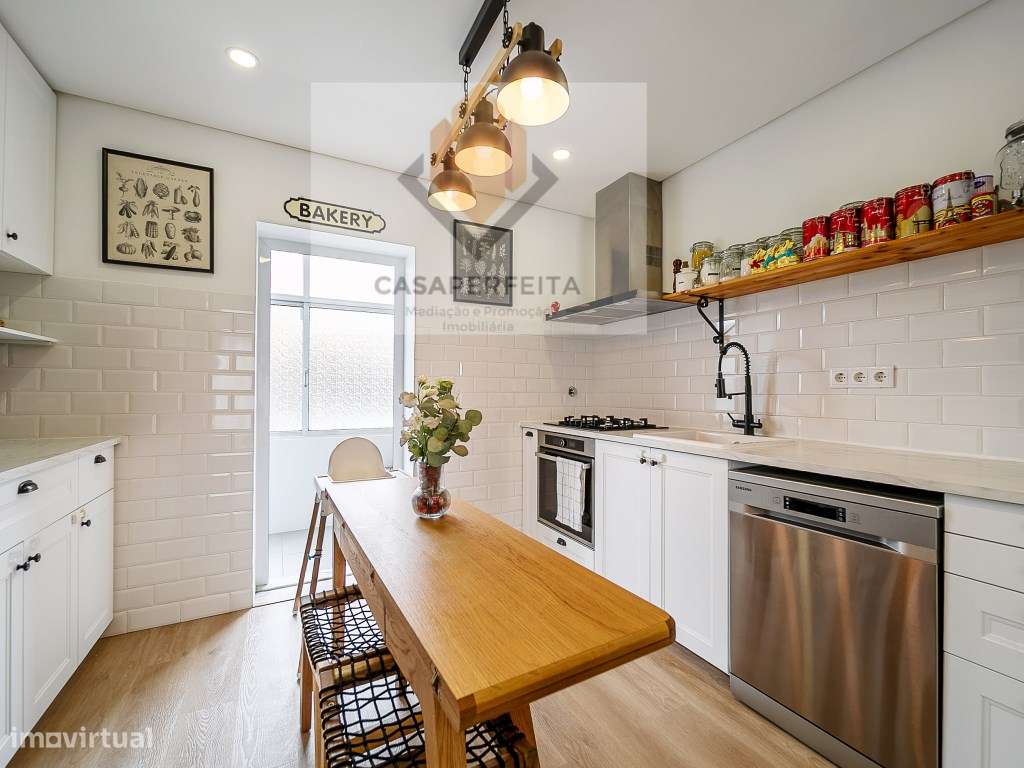 Apartamento T3 Renovado com Varandas, Lugar Garagem e Arrumo - Cent...-7