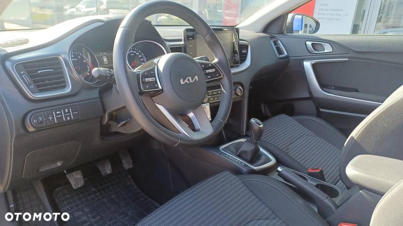 Kia Ceed 1.5 T-GDI M - 9