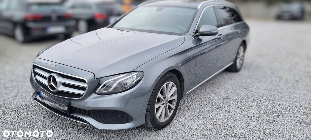 Mercedes-Benz Klasa E 200 d T 9G-TRONIC Exclusive - 1