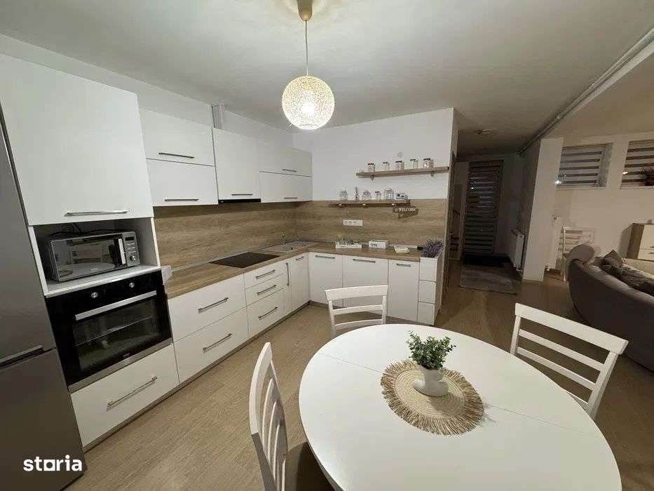 Unirii - Inchiriere casa tip triplex - Str. Vasile Sabadeanu - Imagine principală: 5/6