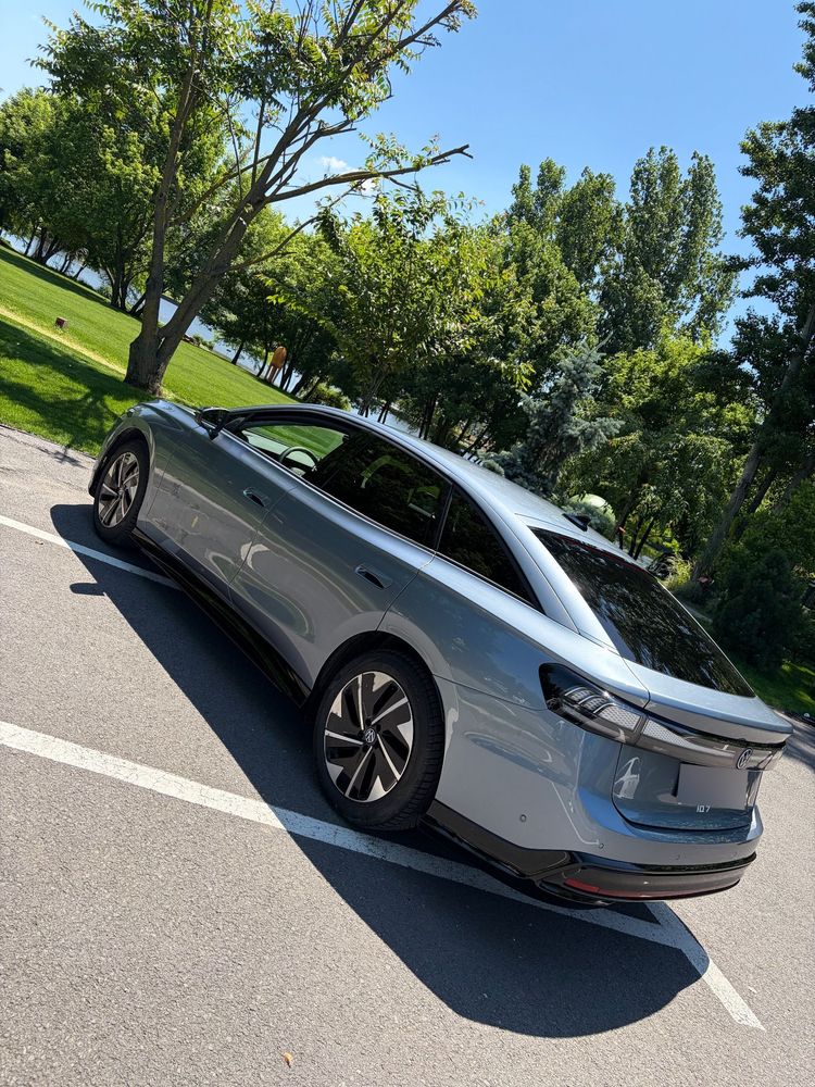 Volkswagen ID.7 77 kWh Pro Advanced 2025