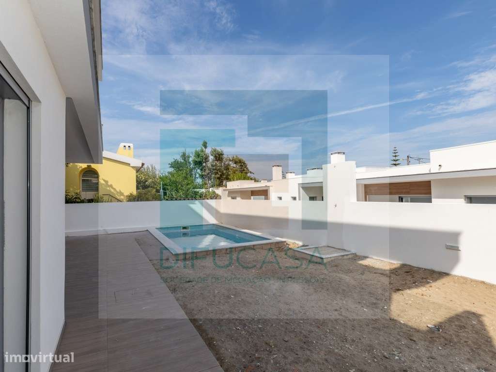 Moradia Isolada T4 Duplex com Piscina e Garagem-58