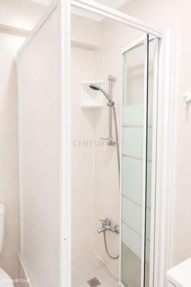 Apartamento T3 no Alto Seixalinho - Conforto, Luz e Potencial-13