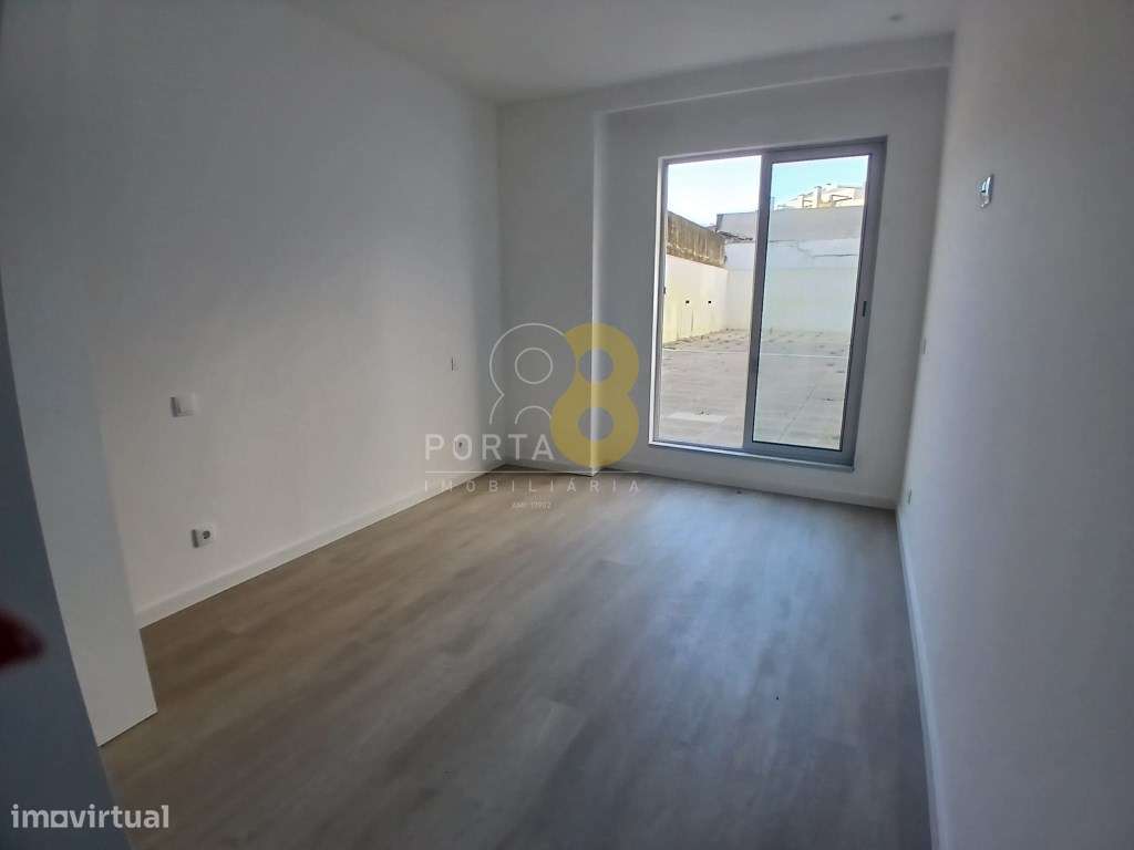 Apartamento T2 com Terraço de 255 m² em Matosinhos-15