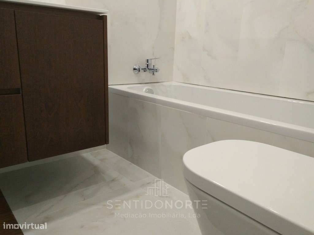 Apartamento T4 junto à Rotunda da Boavista-14