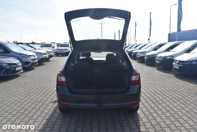 Skoda RAPID 1.6 TDI DPF Ambition - 13