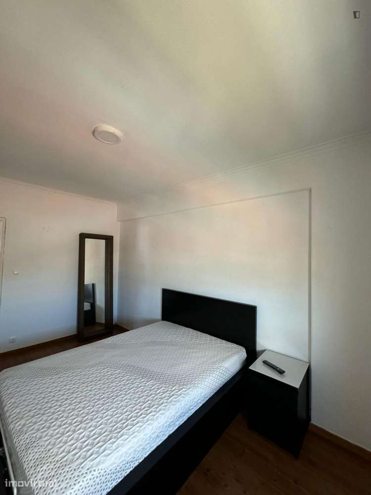 Quarto - localizado em Amadora Lisbon - Grande imagem: 4/9