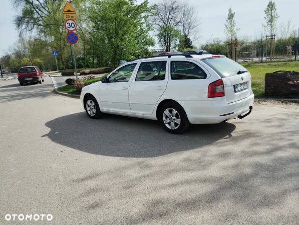 Skoda Octavia 1.6 TDI Ambiente - 2