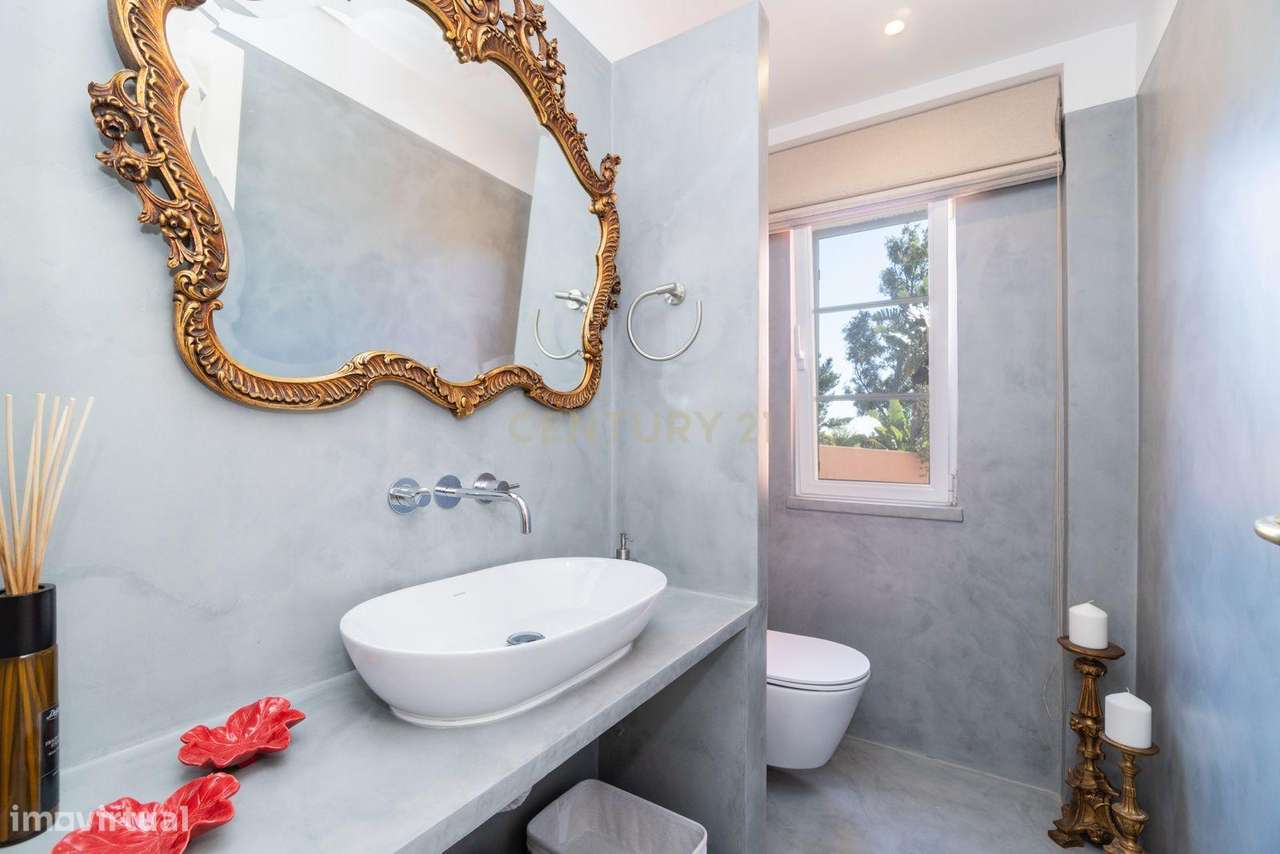 Moradia Isolada T6 com Garagem e Piscina Coberta na Quinta da Beloura-30