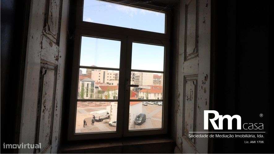 Magnifico prédio devoluto na Rua da Sofia, Largo do Terreiro da Erva-11