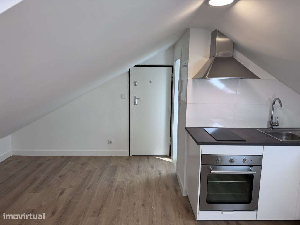 Apartamento para arrendar na Rua das Gaivotas 11, Misericórdia - Grande imagem: 3/8