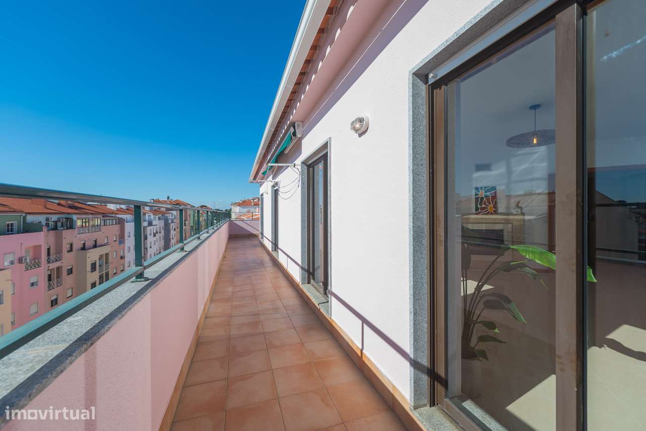 Apartamento T2 na Quinta do Conde com areas de 136m2-23