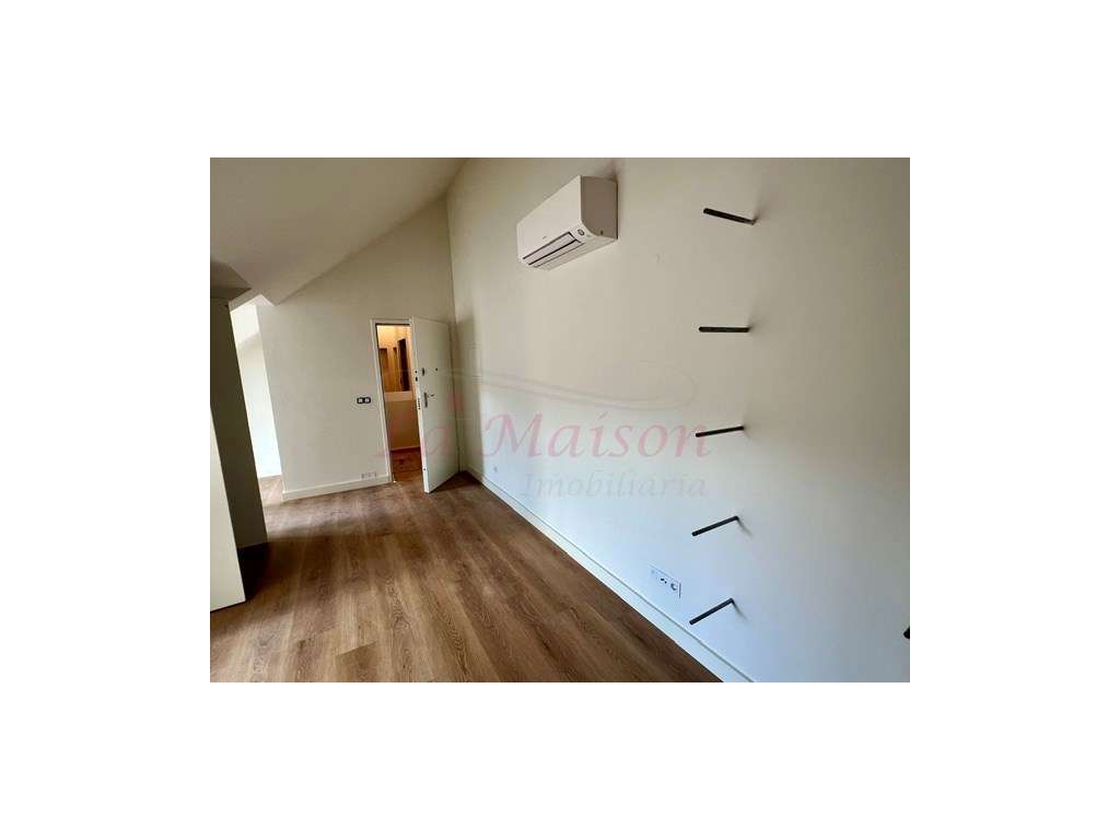 3 Apartamentos T2+1-33