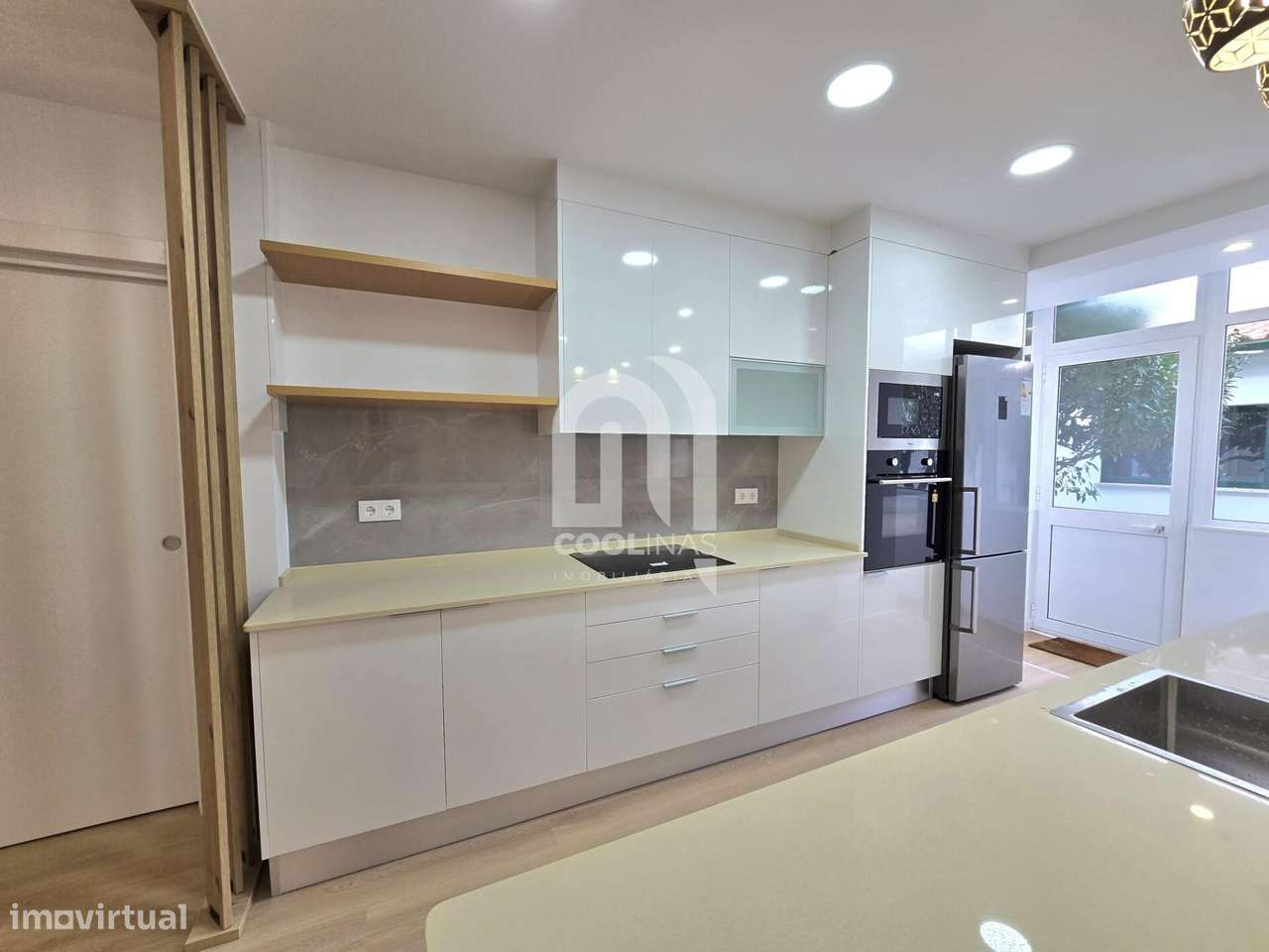 Apartamento T3 Renovado, com logradouro, Cruz de Pau-7