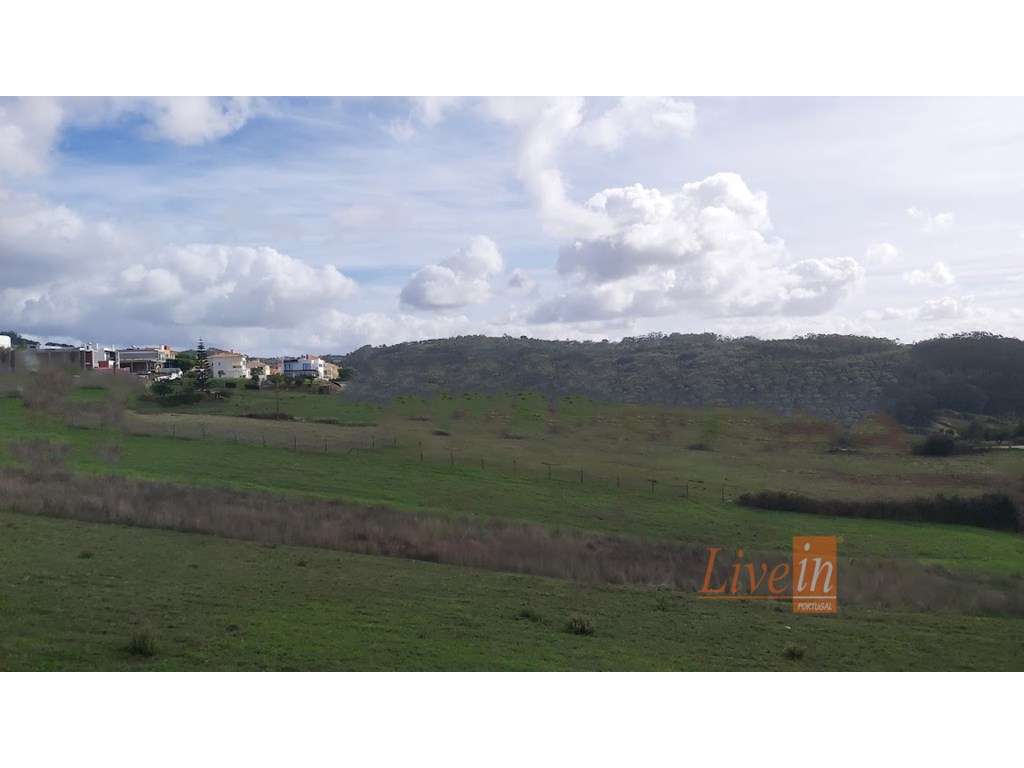 Moradia T4 Nova com Piscina e Jardim em Condomínio Privado em Mafra-33