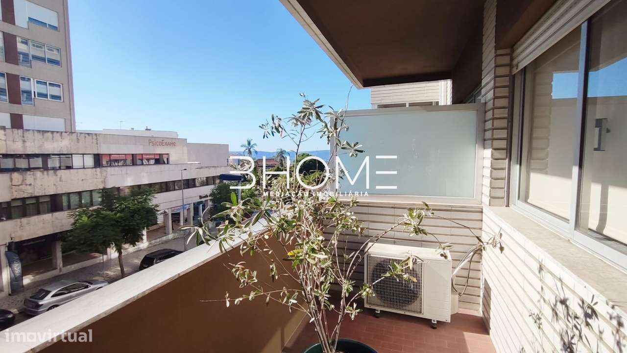 OPORTUNIDADE  - Escritório com Varanda no Centro de Braga!!-5