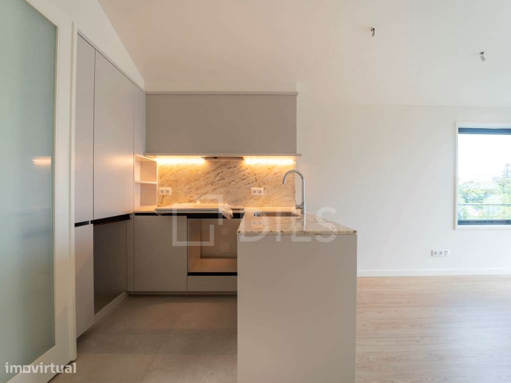 Apartamento T2 duplex com varanda no centro do Porto - Grande imagem: 4/82