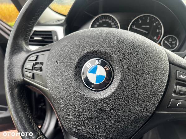 BMW Seria 3 318d M Sport EU6 - 31