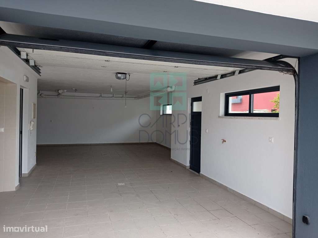 Moradia T5 - Totalmente renovada, no Feijó, Almada - Grande imagem: 5/40