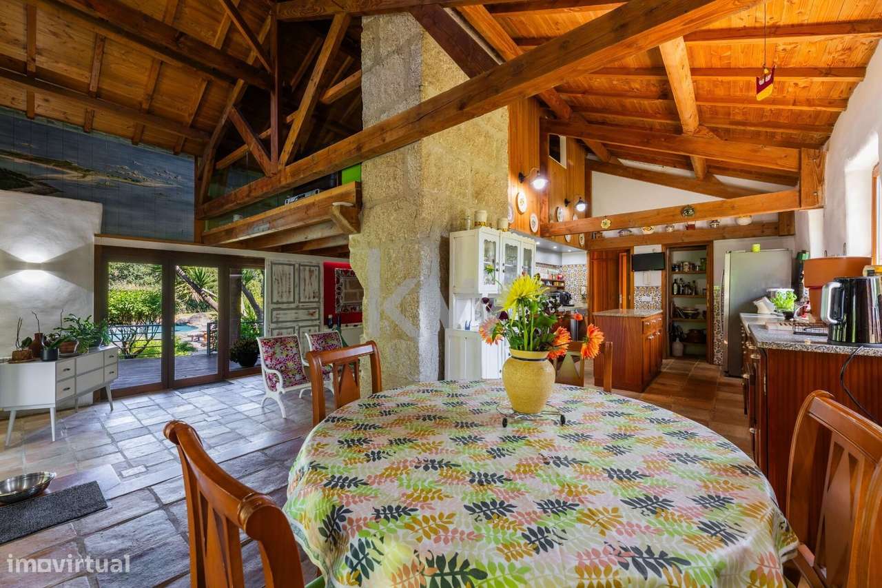 Quinta recatada com piscina num lote de 4.000 m2 ajardinados com 2 cas - Grande imagem: 5/60