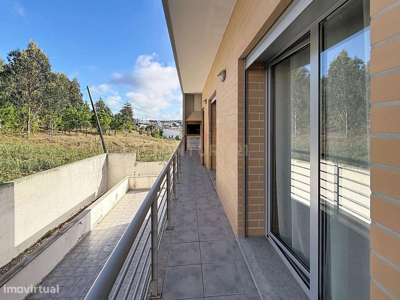 Apartamento T2 com varanda e garagem fechada na Nazaré.-19