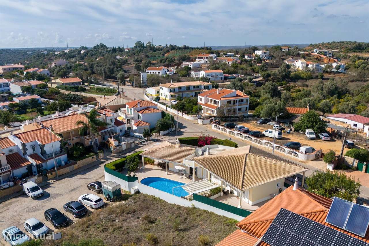 MORADIA TÉRREA V4 COM PISCINA PARA VENDA NO SARGAÇAL-37