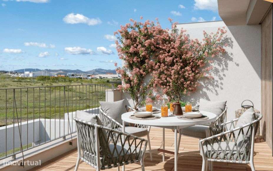 Apartamento T2 com jardim, Loures-0