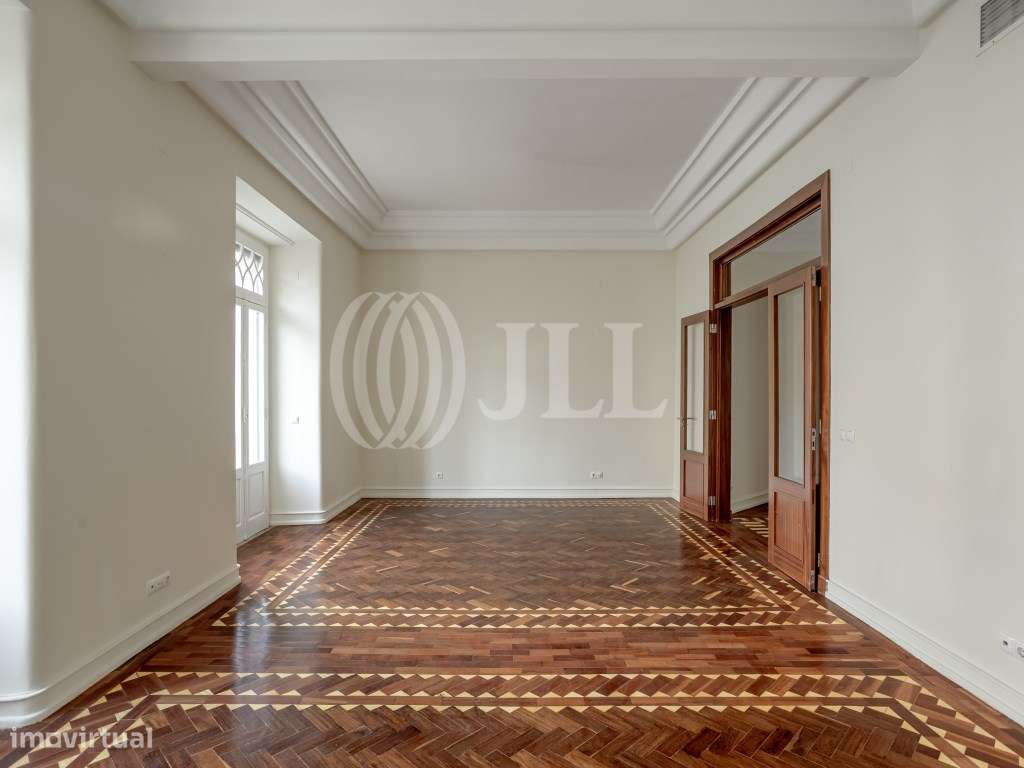 Apartamento T4 com varanda, no Areeiro, em Lisboa - Grande imagem: 4/31