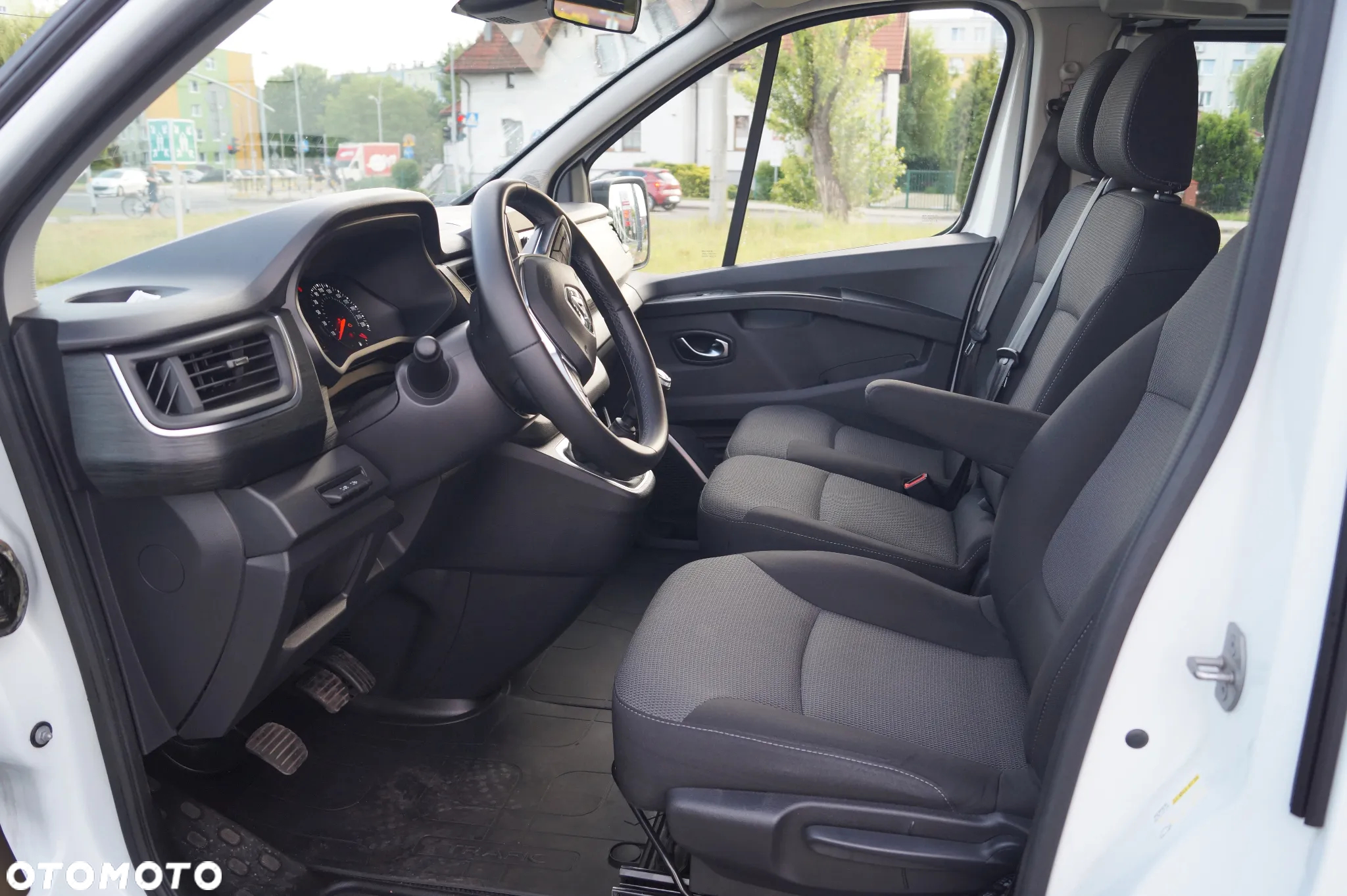 Renault Trafic SpaceClass 2.0 dCi - 12