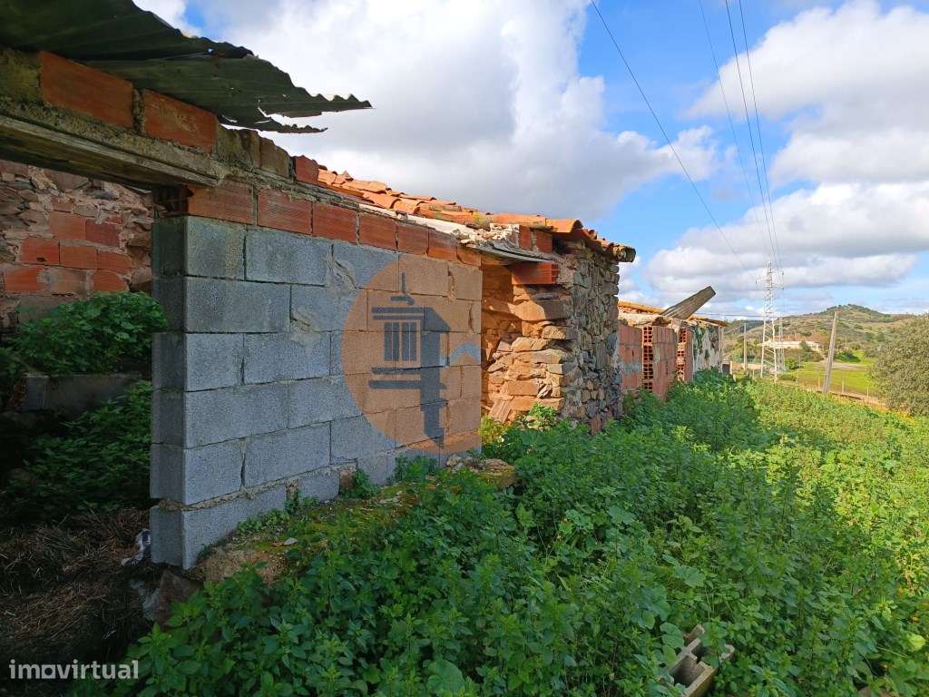 TERRENO COM 85.380 M2 - COM RUINAS - POÇO COM ÁGUA - POSSIBILIDADE ... - Grande imagem: 5/49
