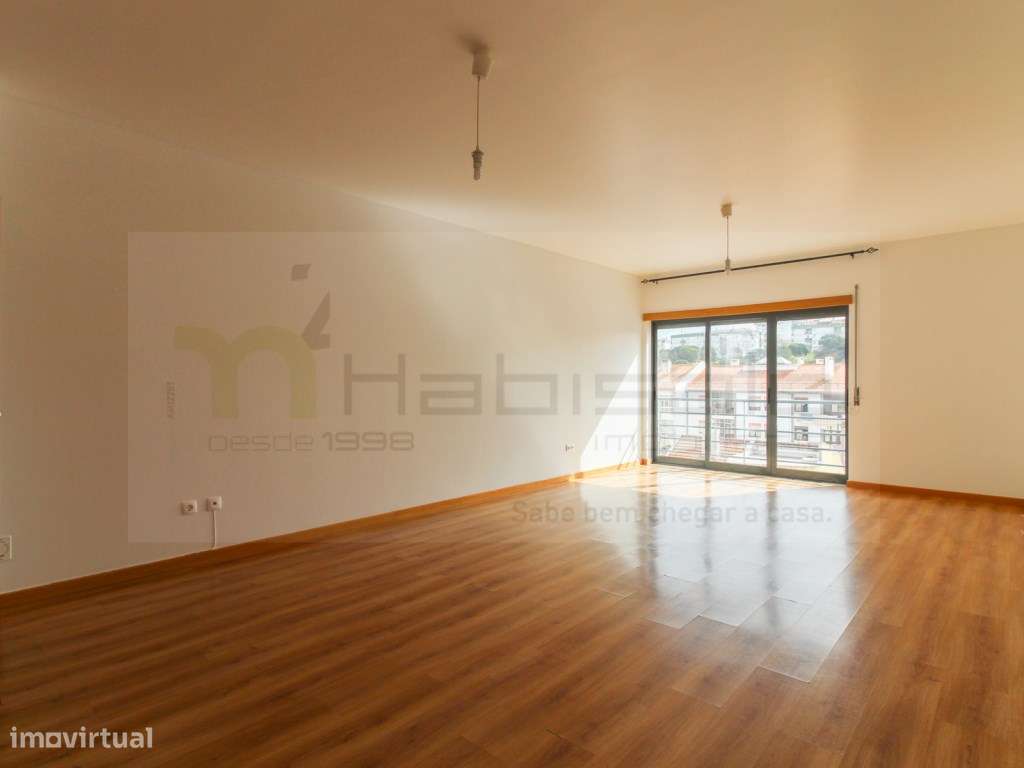 T2 na Ramada, com parqueamento e arrecadação. - Grande imagem: 4/26