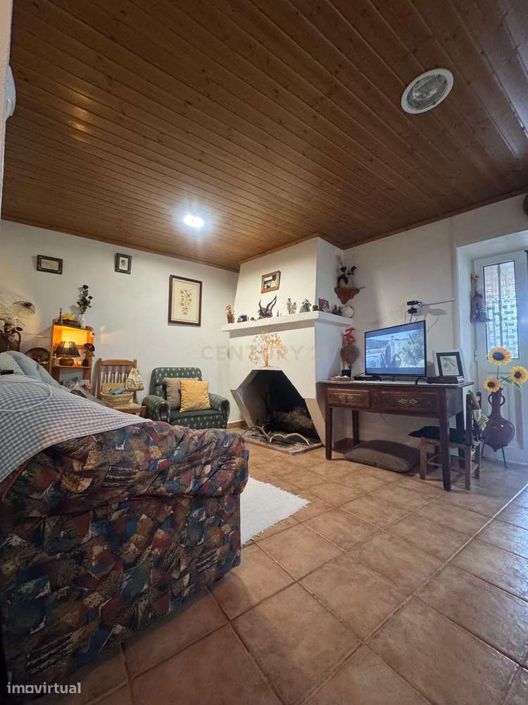 Moradia T6 com quintal e palheiro em Monforte da Beira — Espaço, charm-14