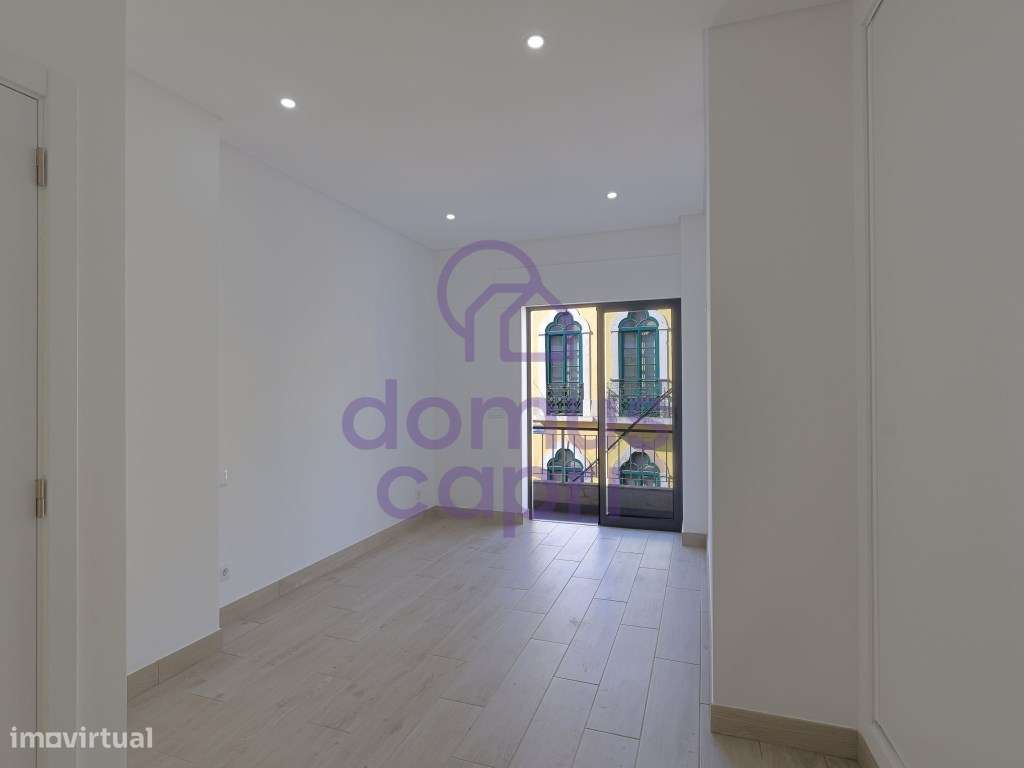 Apartamento T2 + 1 com Quintal em Faro - Grande imagem: 2/24