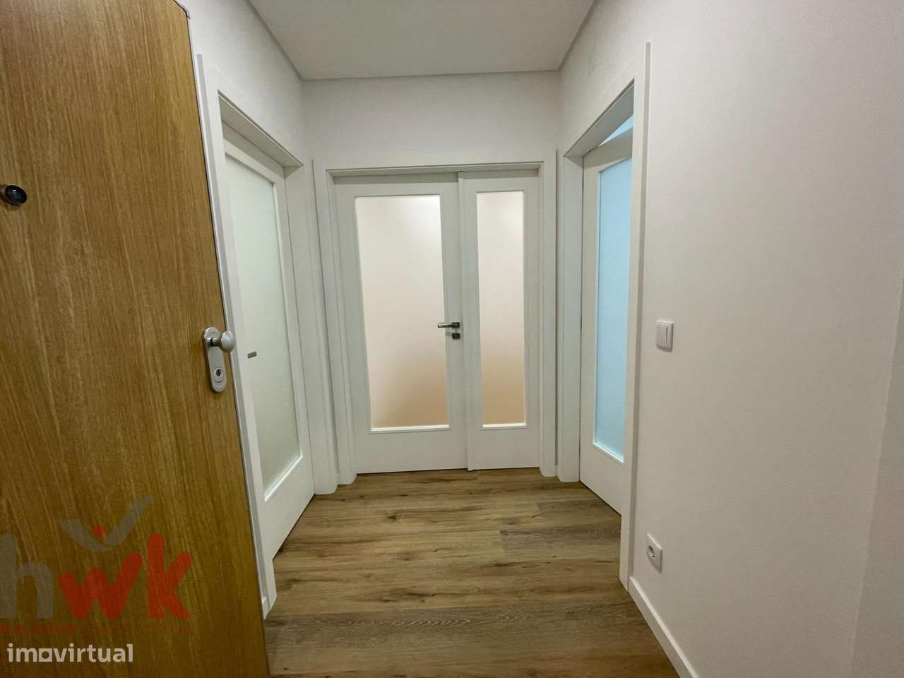 T2 Novo (2025) com 2 Suítes, Terraço e Garagem Box-13